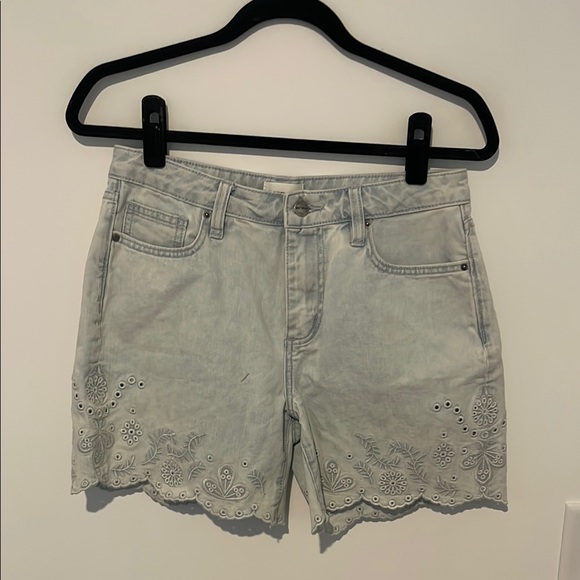 DRIFTWOOD Light Wash Embroidered Eyelet Jean Shorts - Size 27 - Picture 3 of 6